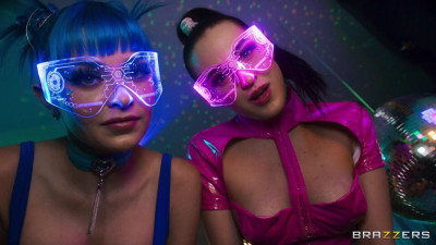 Side fuck clip with lovely Jewelz Blu and Aubree Valentine from Brazzers Exxtra