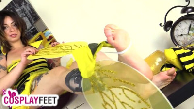 Seductive Bee - flexible dirt - Cosplay Feet