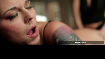 Junoesque Simony Diamond and Sophie Lynx's anal fingering sex