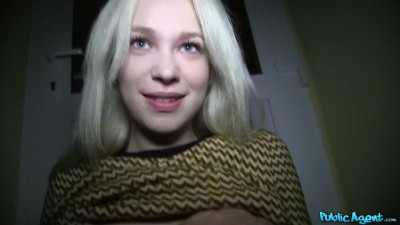 Seductive Arteya Qartel at missionary dirt