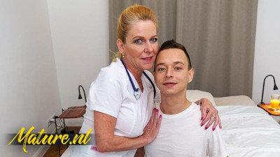 Watch beauty Nikki Nuttz and Eden's dirt