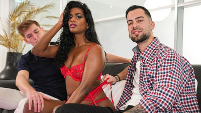 Stunner Suraya Nidia at big ass clip
