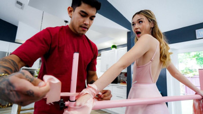 Tiny Sis - firm ass smut