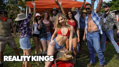 Conquering Lucas and Cheerleader's blonde action