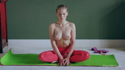 Watch fascinating Diana Heaven's video