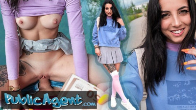Fine-looking baby - reality porn - Public Agent