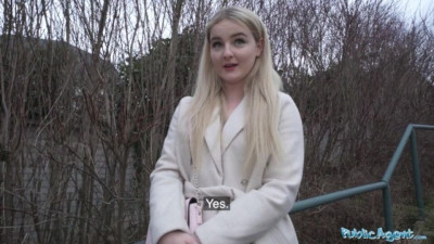 Bewitching Eliza Eves at outdoors video