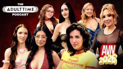 Extravagant Richelle Ryan and Leana Lovings at public porn