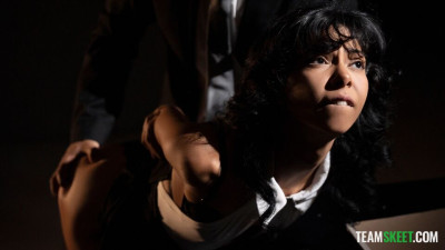 Oye Loca featuring Cindy Luna's brunette action