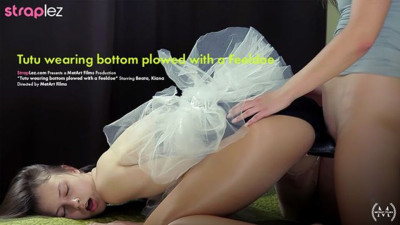 Enchanting female - strapless strapon clip - Straplez