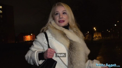 Blowjob action with pure girlie from Public Agent