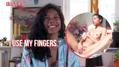 Aphrodisiac Caroline - fingering video - Ersties